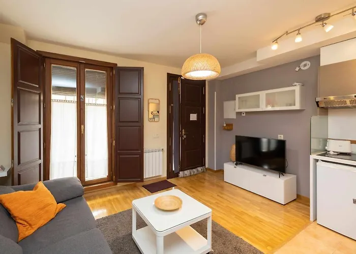 Casa Benito. Garaje. C.antigueo. *